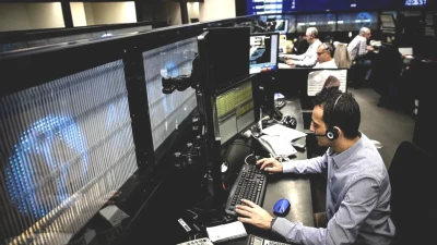 Borsa Yarım Gününe Düşüşle Girdi! Yatırımcılar Dikkat!